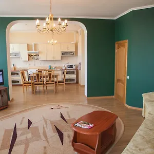 Апартаменты In 2 Min From Poznyaky Metro Station Киев