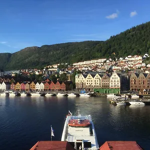 https://apartment-with-beautiful-view-to-bryggen.hotelsinbergen.net